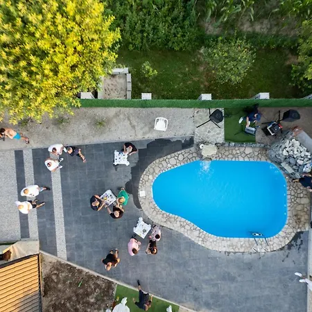 Inn La Familia Bihac
